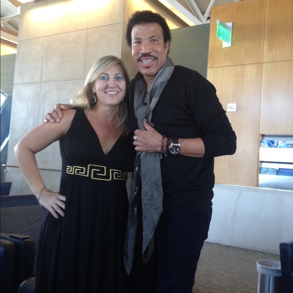 Meet your Posher, Cici - Picture 1 of 6